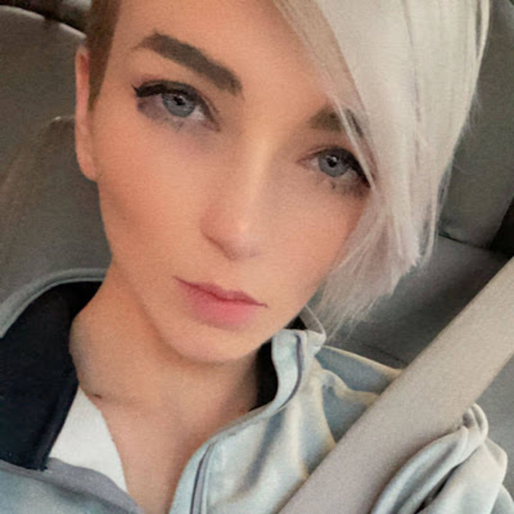 Meet your Posher, Kira